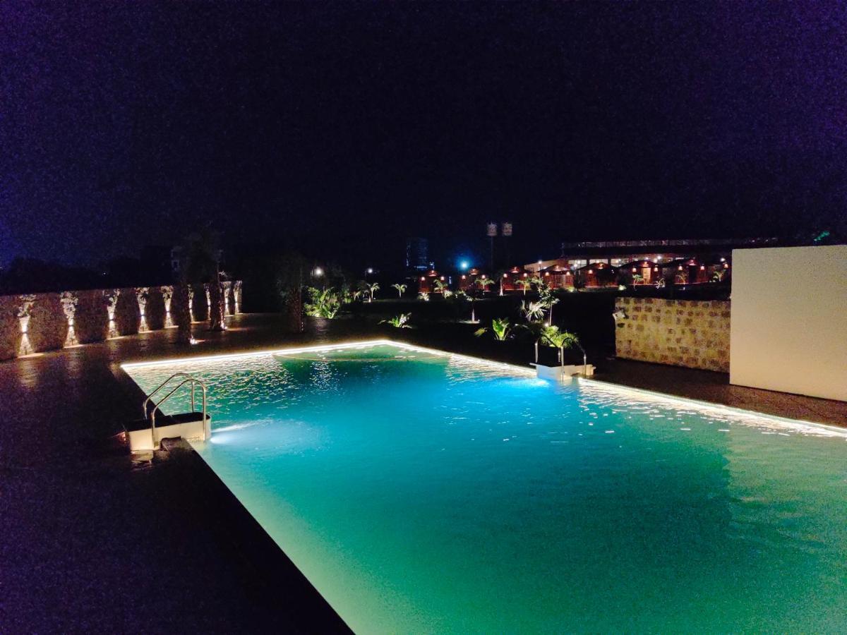 Nirvana Resort And Restaurant Garudeshwar Exterior photo